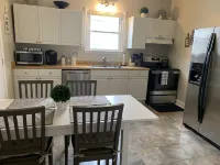 15 Min from CLT Airport! Spacious & Renovated!