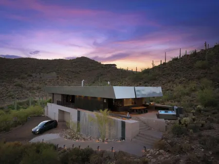 Desert Zen Retreat  Hot Tub • Sauna • Gym Отели в г. Кейв Крик