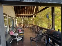 LAKE CHATUGE, Your own private resort, 9 Bdrm, Pickleball, Pool, Boat Rental