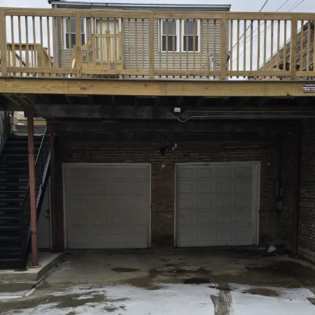 Charming 3-bedroom 2-bathroom loft in Oak Park