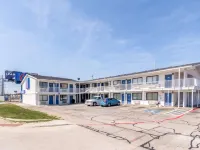 Motel 6 Fort Worth, TX - North Hotels near Veterans Memorial Air Park