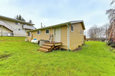 Walk to Beach: Creek-front Sekiu Home w/ Fire Pit!