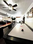 Spacious 5 BDRM Masthope Chalet with Private Movie Theater & AWESOME Game Room