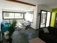 At the foot of Ventoux, new air-conditioned gîte with private pool