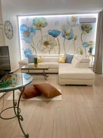 Spring House: Apartment in Pompeii "open space" of about 50 SQM