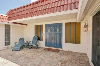 Beautiful beach house with heated pool, 1 mile to Siesta Key Beach