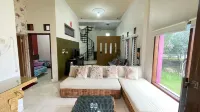 Villa Tropica Kuningan Hotels in Cigugur