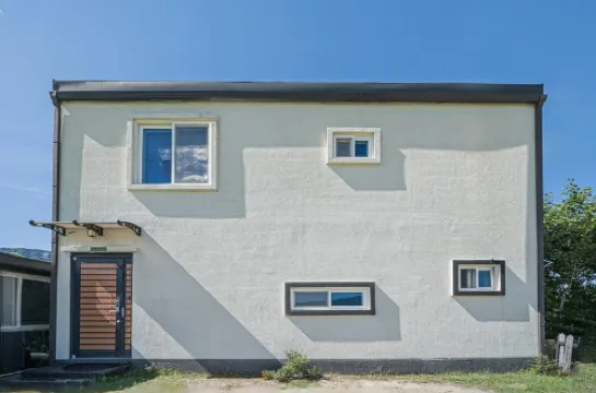 Geochang Deokyu Gongbang Pension (Pine Room)