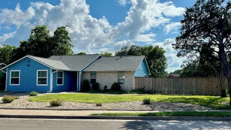 Spacious Family/Pet-Friendly Home + Attached Studio near Park and Community Pool Отели в г. Сидар Парк