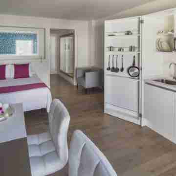 Flamingo Beach Mate Rooms