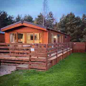 Hazel Oaks, Beautiful Lodge with Hot Tub - Sleeps 6 - Felmoor Park Hotel Exterior