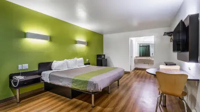Motel 6 San Marcos, TX - North فنادق في Martindale