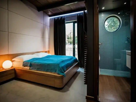 Botel Dunajský Pivovar Отели рядом с достопримечательностью «UFO Observation Deck»