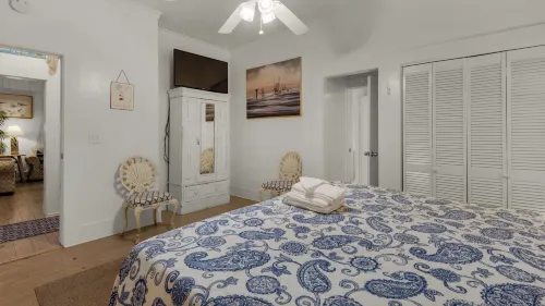 2 Minutes to the Beach; Close to Seaside, Vintage Cottage in Old Seagrove - Wifi