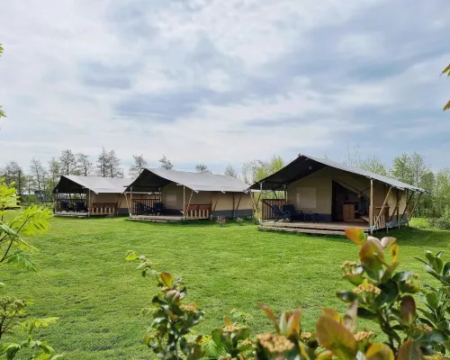 Waterfront Glamping Escape Ξενοδοχεία στην πόλη Smallingerland