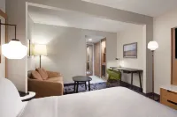 Fairfield Inn & Suites Charleston Hotels in South Charleston