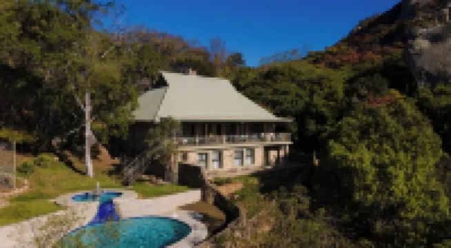 魯普拉拉山谷旅館 尼揚加酒店