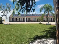 The Phoenix Artesian Spa Resort and Accommodation Hotel a 