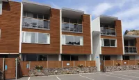 Sumner Bay Motel