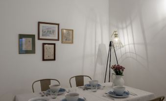 Spacious Bairro Alto Apartment with Courtyard, by TimeCooler