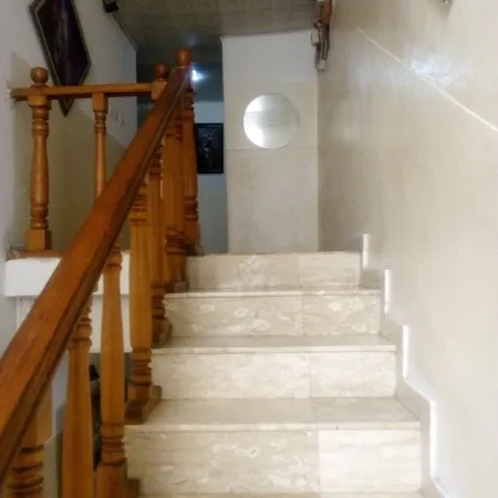 Petesville Hotel Calabar Отели в г. Калабар