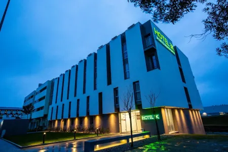 Hotel 3K Porto Aeroporto Отели в г. Майа