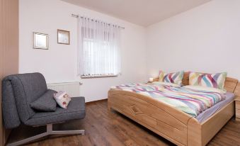 Cozy Ski Base with Garden