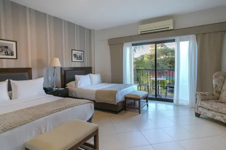 Las Lomas Casa Hotel