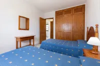 Apartamentos Aloe Отели рядом с достопримечательностью «Playa Matagorda»