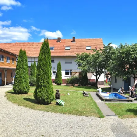Charmante Ferienwohnung Mit Garten in Hüddingen