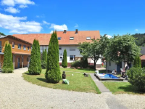 Charmante Ferienwohnung Mit Garten in Hüddingen