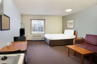 WoodSpring Suites Cincinnati Fairfield Hotels in Springdale