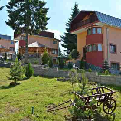 Resort EuroPark Fundata Hotel Exterior