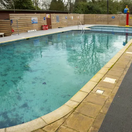 Lodge - Sleeps 6 with Pool Access