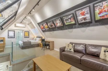 The Old School House & Rooms- the Lace Market Отели рядом с достопримечательностью «City of Caves»