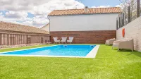 The Village House by CDV - piscine