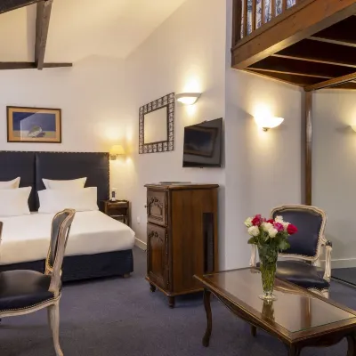 Relais Hôtel du Vieux Paris Hotels near Rue de la Cité