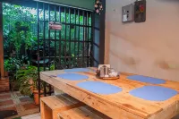 Gardens House, Airport Juan Santamaría, Alajuela, San José Hôtels à : Ánimas