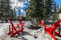 Dream 4-Br 4-Ba Chalet | Private Hot Tub | 2 Min to Jasper National Park Gates