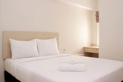 Nice and Comfy 2Br Springlake Apartment Near Summarecon Bekasi Hotell i Harapan Baru