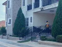 9 Roses Hotel Hotels in Ejisu
