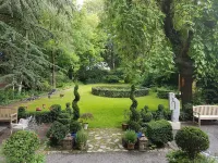 Le Grand Duc Hotels in Vicq