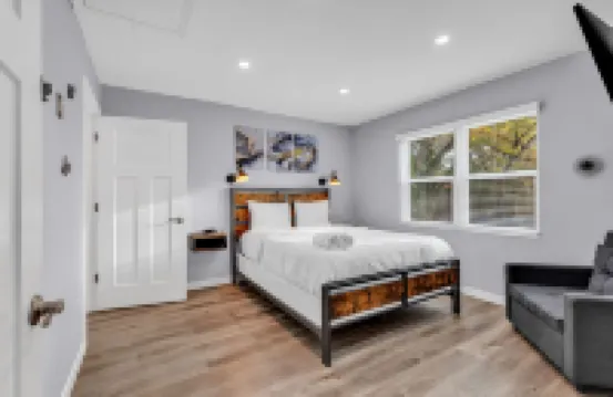Charlotte Spacious 4Br Home
