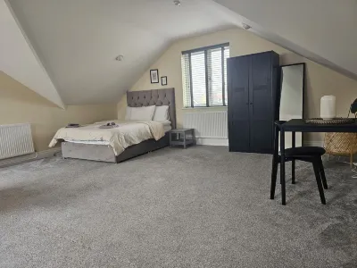 Lovely 1-Bed Loft in Newport Hotels in 