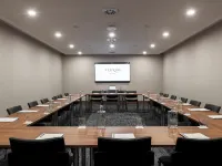 Turim Oporto Hotel Отели рядом с достопримечательностью «Церковь кармелитов»