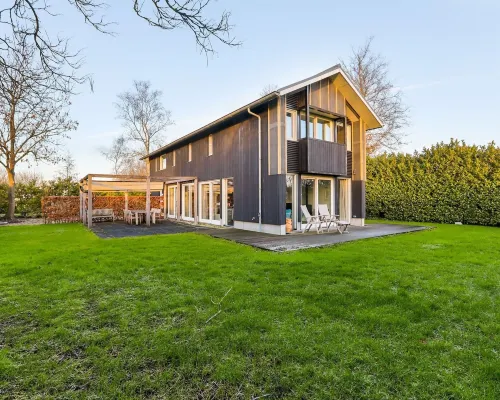 Family House in Grou Near Water Sports Hotels in Grouw
