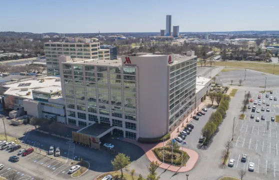 塔爾薩南山萬豪酒店