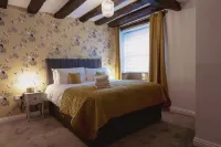 Host & Stay - Iris Cottage