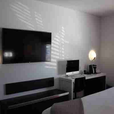 Le Dauphin St-Hyacinthe Rooms