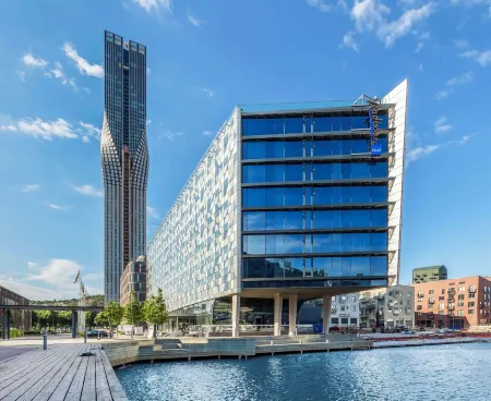 Radisson Blu Riverside Hotel Gothenburg Отели рядом с достопримечательностью «Chalmers Conference Centre»